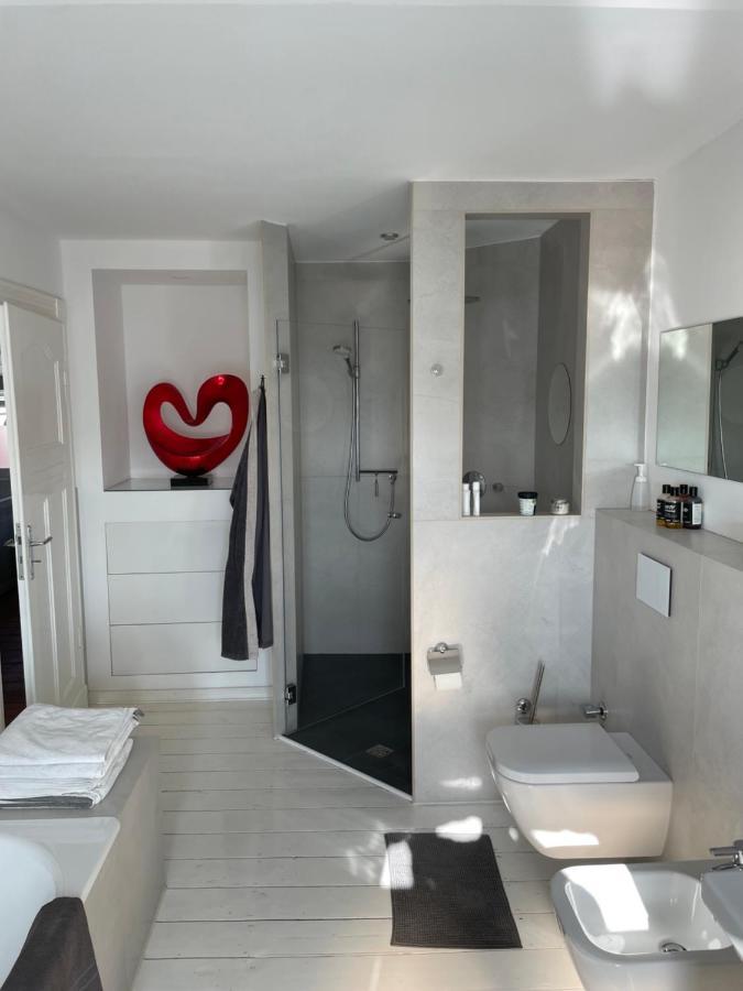 Ferienwohnung Denkmalgeschuetztes Schmuckstueck Düsseldorf Exterior foto